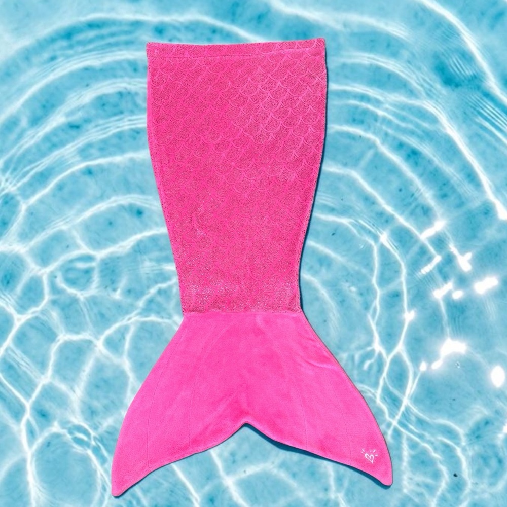 Justice. Hot Pink Sparkly  Mermaid Tail Blanket- Make a Splash 💦 Cute & Cuddly